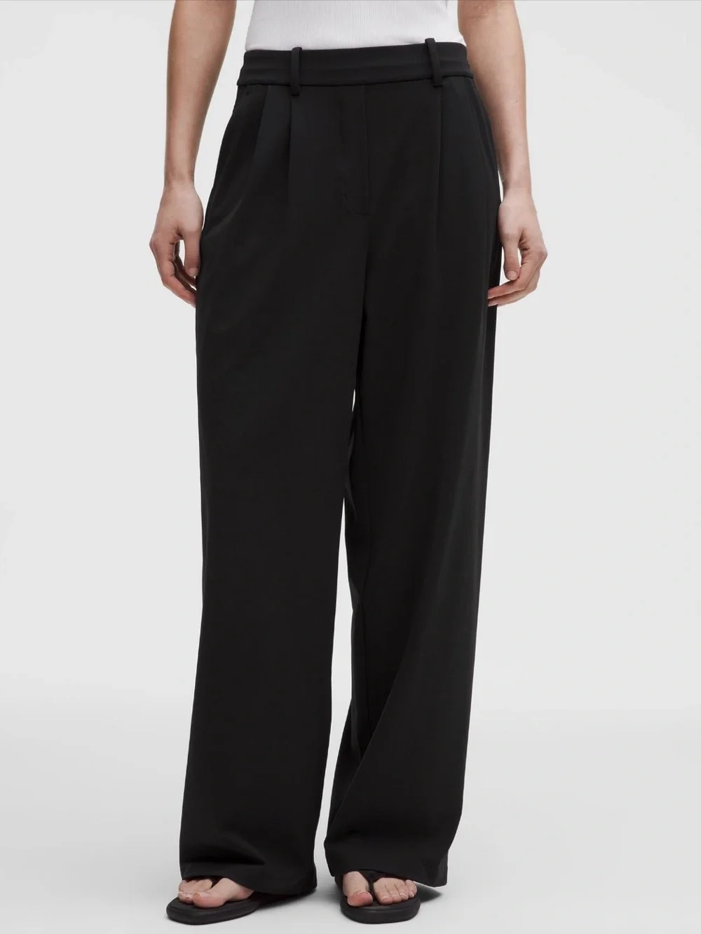 NWT Lululemon Daydrift High-Rise Trouser Black Short